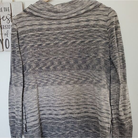 Max Studio Women's Size Small Scoop Neck Gray Black and Tan Sweater - Picture 4 of 12